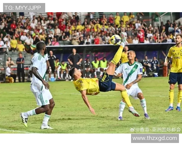 足球巨星在篮球场的惊艳表现与技巧分析 足球巨星在篮球场的惊艳表现与技巧分析