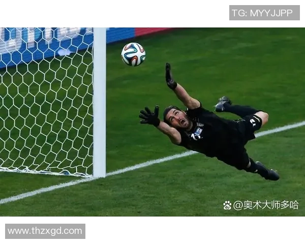 足球明星在绿茵场上展现风采的背后故事与精彩瞬间揭秘 足球明星在绿茵场上展现风采的背后故事与精彩瞬间揭秘